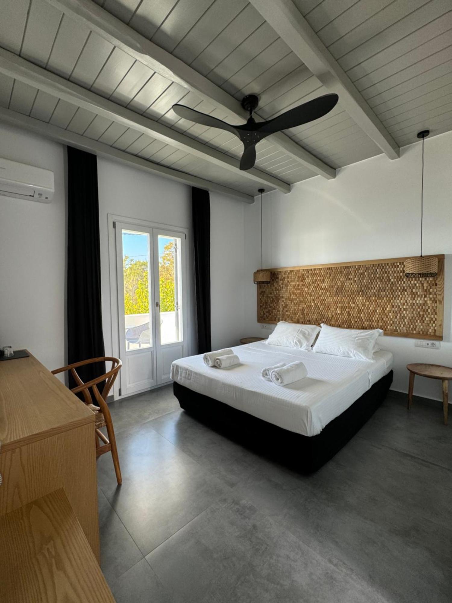 Parian Village Beach Hotel - Adults Only Páros Pokój zdjęcie